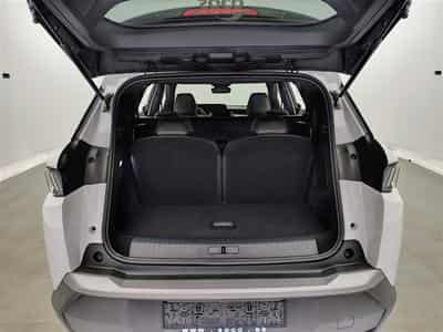 Peugeot 5008 1.2 HYBRID 145cv e-DSC6 Allure 7PL / NAVI / CAMERA360° (2025) - Photo 14
