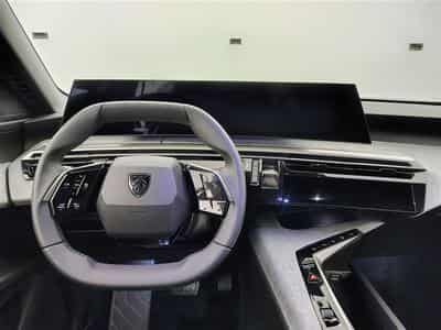 Peugeot 5008 1.2 HYBRID 145cv e-DSC6 Allure 7PL / NAVI / CAMERA360° (2025) - Photo 9