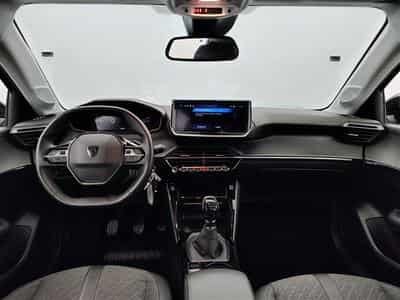 Peugeot 208 1.2i PureTech 100Cv Allure CARPLAY / PDC (2024) - Photo 8
