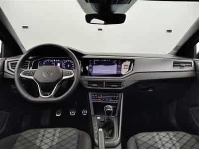 VW Taigo 1.0 TSI R-Line NAVI/TO PANO/FULL LED/JA18/PDC (2022) - Photo 8