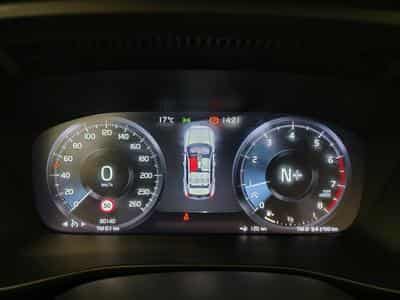 Volvo XC40 1.5 T3 R-Design NAVI / FULL LED / TOIT PANO /PDC AR / JA 18" (2019) - Photo 10