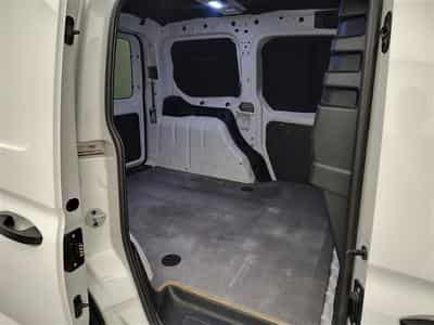 VW Caddy 2.0 TDi Business (2021) - Photo 13