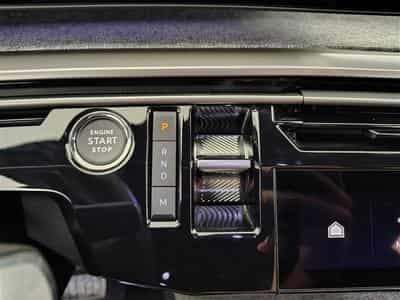 Peugeot 5008 1.2 HYBRID 145cv e-DSC6 Allure 7PL (2025) - Photo 12