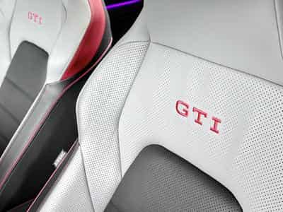 VW Golf GTI Clubsport 2.0 TSI 300 CV DSG7 * MATRIX *PANO* *HARMAN* C (2024) - Photo 7