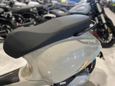 Vespa Primavera S beige (2026) - Photo 5