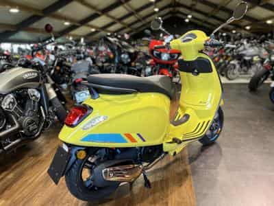 Vespa Primavera S Jaune (2026) - Photo 3