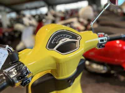 Vespa Primavera S Jaune (2026) - Photo 6