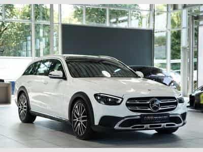 Mercedes E 400 d 4M All-Terrain *Memory *Pano *AHK *LUFT (2021) - Photo 6