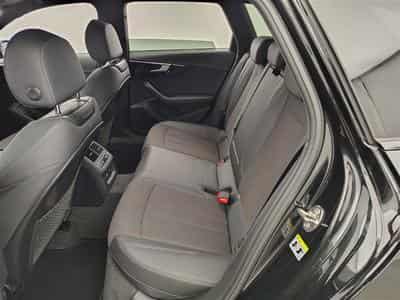Audi A4 Avant 35 TFSI S-Tronic S-line Compétition (2024) - Photo 13