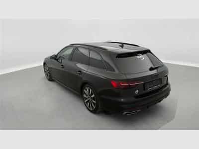 Audi A4 Avant 35 TFSI S-Tronic S-line Compétition (2024) - Photo 2