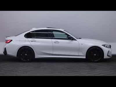 BMW 318 d M Sport Pro Steptronic (2023) - Photo 4