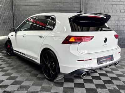 VW Golf GTI Clubsport 2.0 TSI 300 CV DSG7 *ACC* *SIEGES CHAUFF* BLAC (2024) - Photo 3