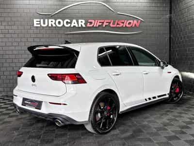 VW Golf GTI Clubsport 2.0 TSI 300 CV DSG7 *ACC* *SIEGES CHAUFF* BLAC (2024) - Photo 5