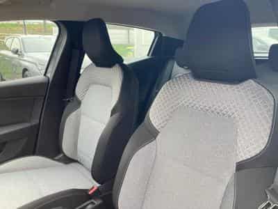 Renault Clio 1.5 dCi 101 Evolution (2025) - Photo 12