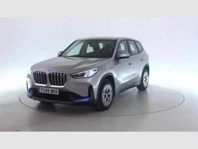 Bmw iX1 xDrive30 (2023) - Photo 1