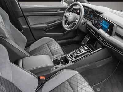 VW Golf (2024) - Photo 6