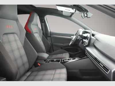 VW Golf (2025) - Photo 6