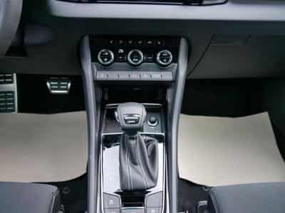 Skoda Karoq Sportline 2.0 TSI 4x4 DSG (2026) - Photo 14