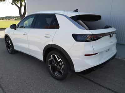 VW T-Roc 1.5 eTSI 110 kW R-Line (2026) - Photo 2