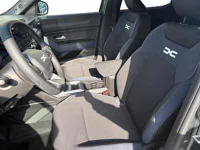Dacia Duster 1.6 Hybrid Journey (2025) - Photo 9