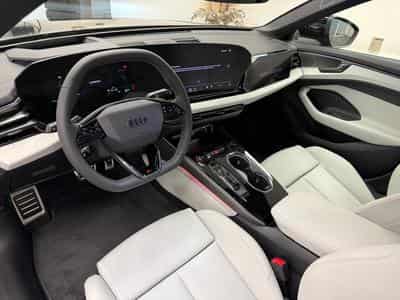 Audi A6 Avant e-hybrid quattro 367 CV / 270 KW S tronic (2025) - Photo 4