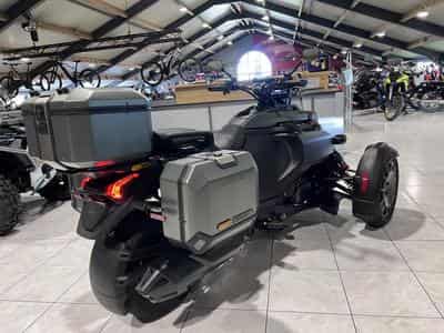 BRP Can-Am Canyon REDROCK MY25 (2026) - Photo 4