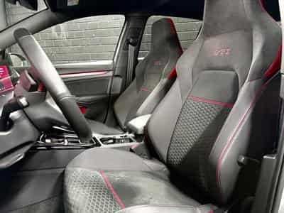 VW Golf GTI Clubsport 2.0 TSI 300 CV DSG7 * BLACK STYLE* MATRIX *ALA (2024) - Photo 4