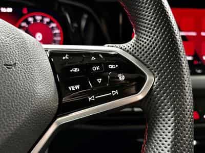 VW Golf GTI Clubsport 2.0 TSI 300 CV DSG7 * BLACK STYLE* MATRIX *ALA (2024) - Photo 9