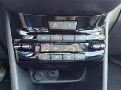 Peugeot 2008 1.6 HDI CARPLAY TOIT PANO SEMI-CUIR GPS BLUETOOTH (2017) - Photo 14