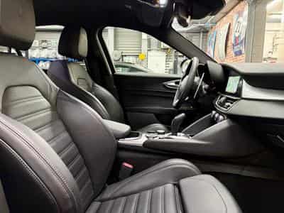 Alfa-Romeo Giulia Giulia 2.0 Turbo 16V 280cv Auto 4x4 Q4 VELOCE (2025) - Photo 8