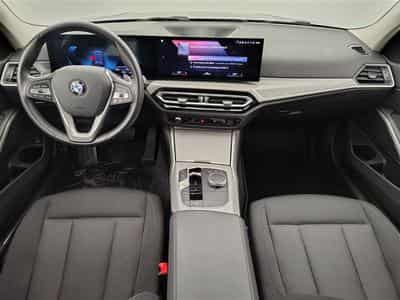 BMW 318 318iA Touring  Navi Cockpit / Led / PDC av+ar (2024) - Photo 8