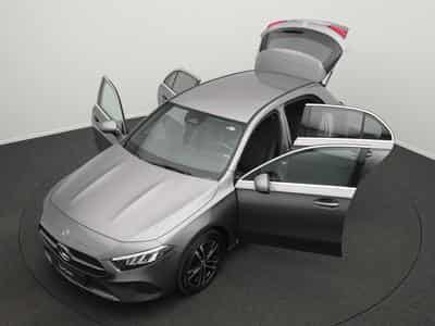 Mercedes A 250 e Kompaktlimousine LED+Kamera+MBUX (2023) - Photo 12