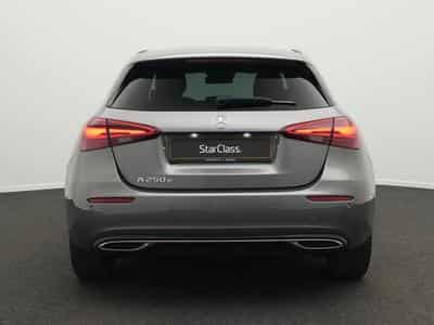 Mercedes A 250 e Kompaktlimousine LED+Kamera+MBUX (2023) - Photo 4