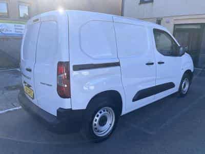 Peugeot Partner 1.5 BlueHdi 100cv Clim - PDC AR - Car Play - Tempomat (2026) - Photo 8