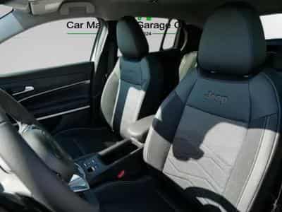Jeep Avenger Summit e-Hybrid 1.2 (2026) - Photo 10