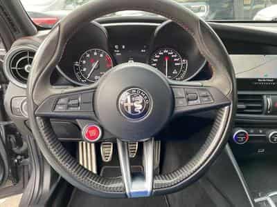 Alfa-Romeo Giulia Giulia 2.9 V6 Bi-Turbo Quadrifoglio (2017) - Photo 14
