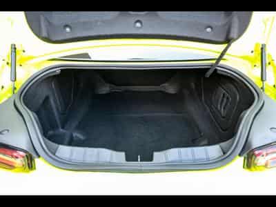 Chevrolet Camaro ZL1 6.2 V8 RWD - MANUAL 6 – SHOCK YELLOW (2020) - Photo 15