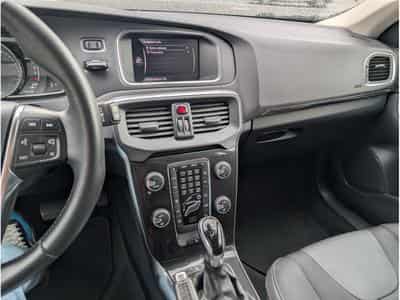 Volvo V40 D3 150 CH BOITE AUTOMATIQUE * GARANTIE 36 MOIS * (2018) - Photo 8