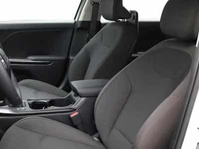 Kia K4 1.0 T-GDI DCT 115 Vision (2026) - Photo 9