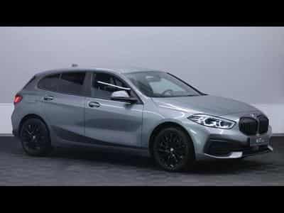 BMW 118 i 136cv Hatch Steptronic Advantage (2023) - Photo 3