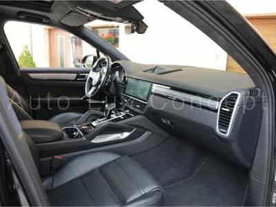 Porsche Cayenne Turbo (2018) - Photo 6