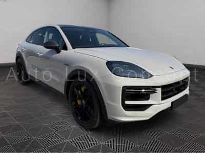 Porsche Cayenne Turbo E-Hybrid Coupé avec Pack GT (2026) - Photo 3