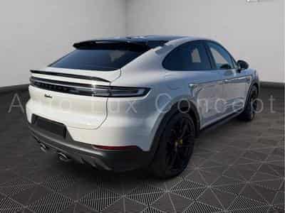 Porsche Cayenne Turbo E-Hybrid Coupé avec Pack GT (2026) - Photo 4