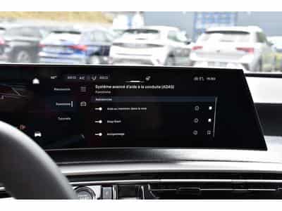 Peugeot 5008 Hybrid 145 Allure e-DCS6 ACC CAM360 JA19 NEUF (2026) - Photo 13