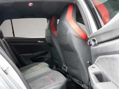 VW Golf (2024) - Photo 4