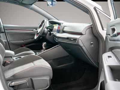 VW Golf (2024) - Photo 2