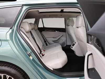 VW Passat (2025) - Photo 4