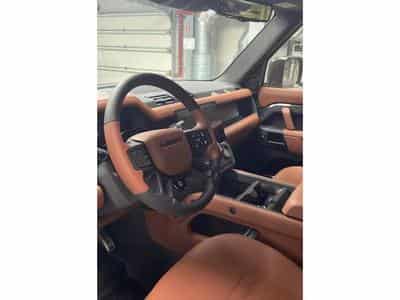 Land-Rover Defender (2026) - Photo 12