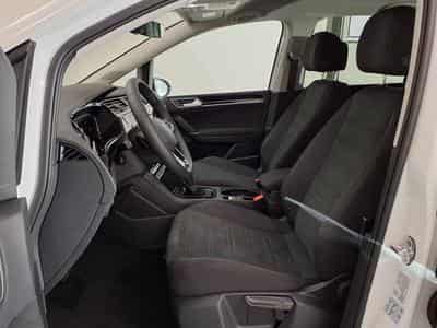 VW Touran Highline R-Line 1.5 TSI 7-Gang-DSG (2026) - Photo 9