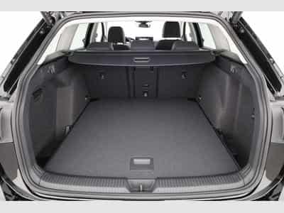 VW Golf Variant 1.5 eTSI 110 kW Life (2026) - Photo 11